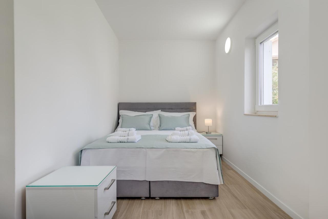 Spacious Modern Miljak - 1min To The Trogir