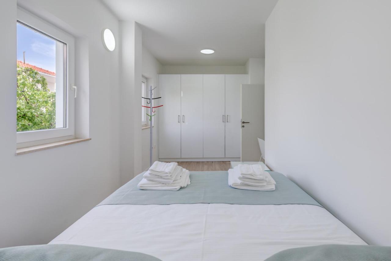 Apartmán Spacious Modern Miljak - 1min To The