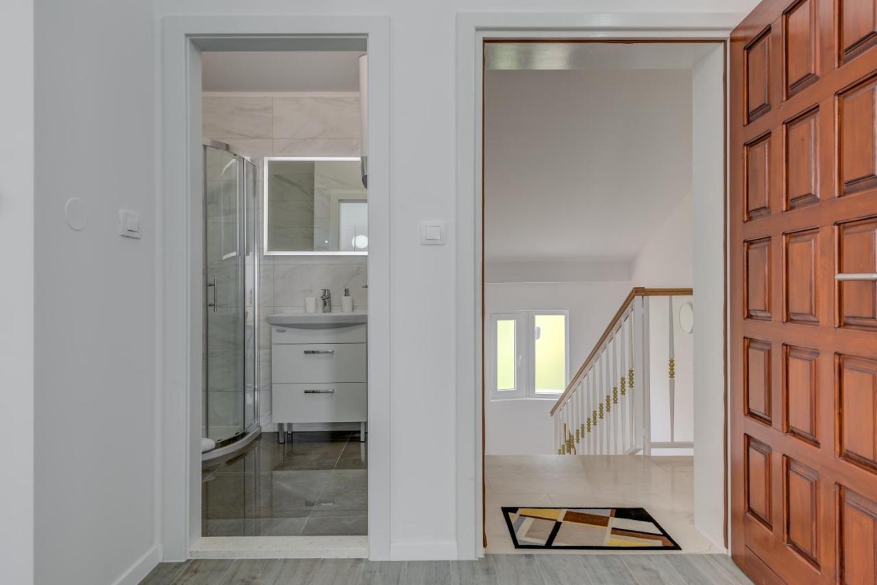Spacious Modern Miljak - 1min To The *