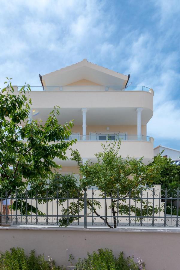 Spacious Modern Miljak - 1min To The Apartmán *