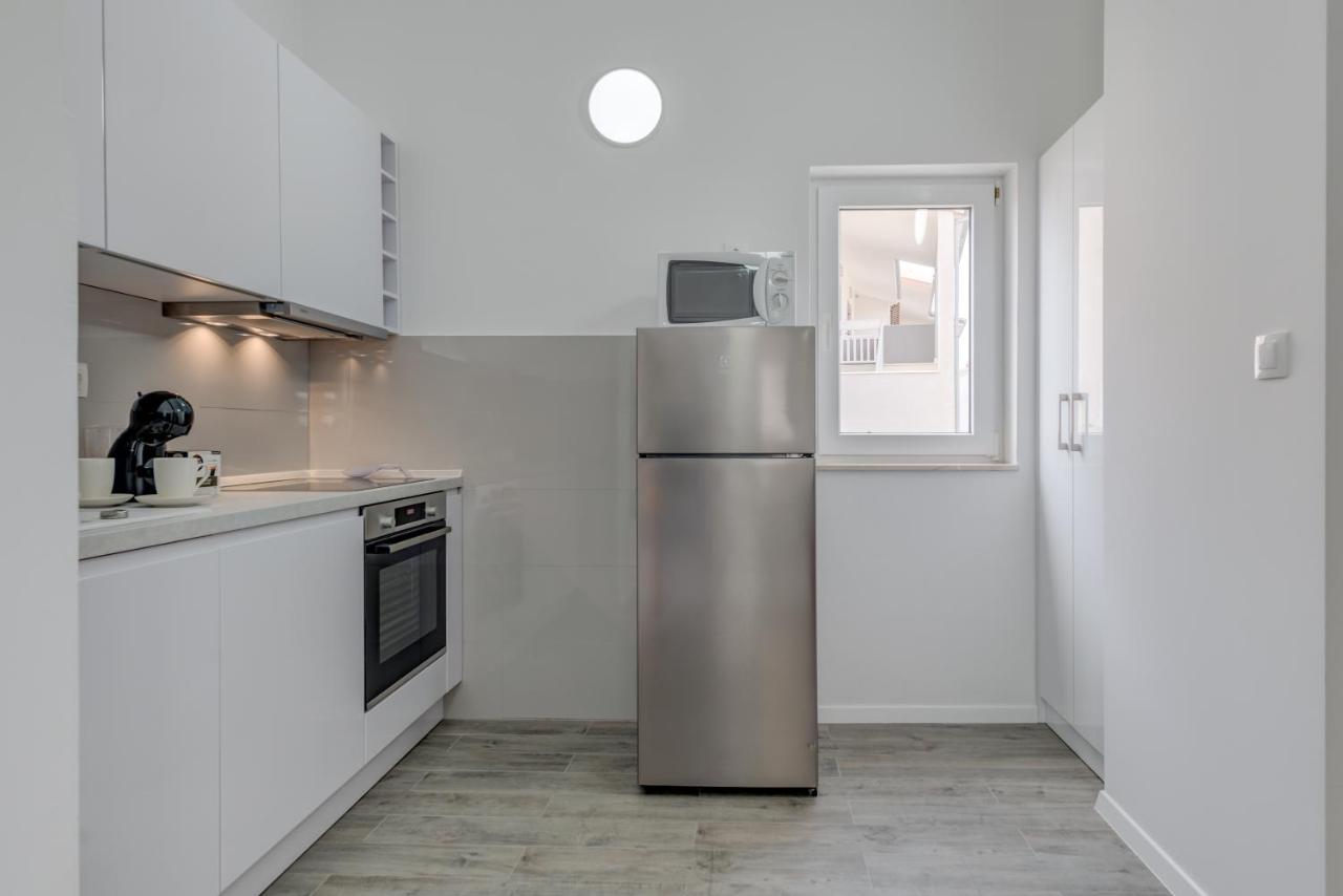 Spacious Modern Miljak - 1min To The Apartmán Trogir