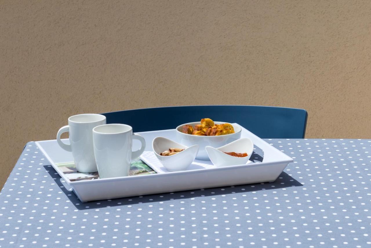 Spacious Modern Miljak - 1min To The Apartmán