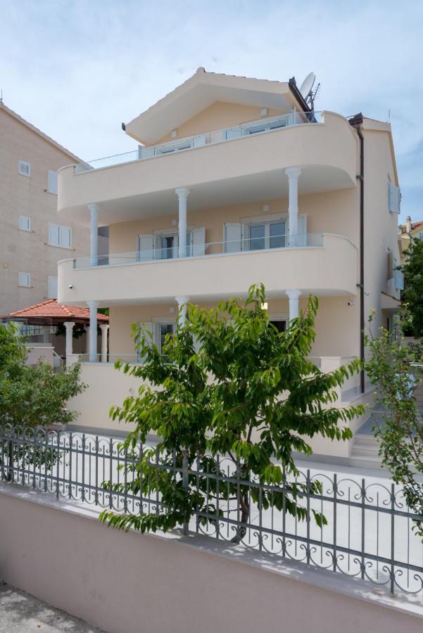 Spacious Modern Miljak - 1min To The