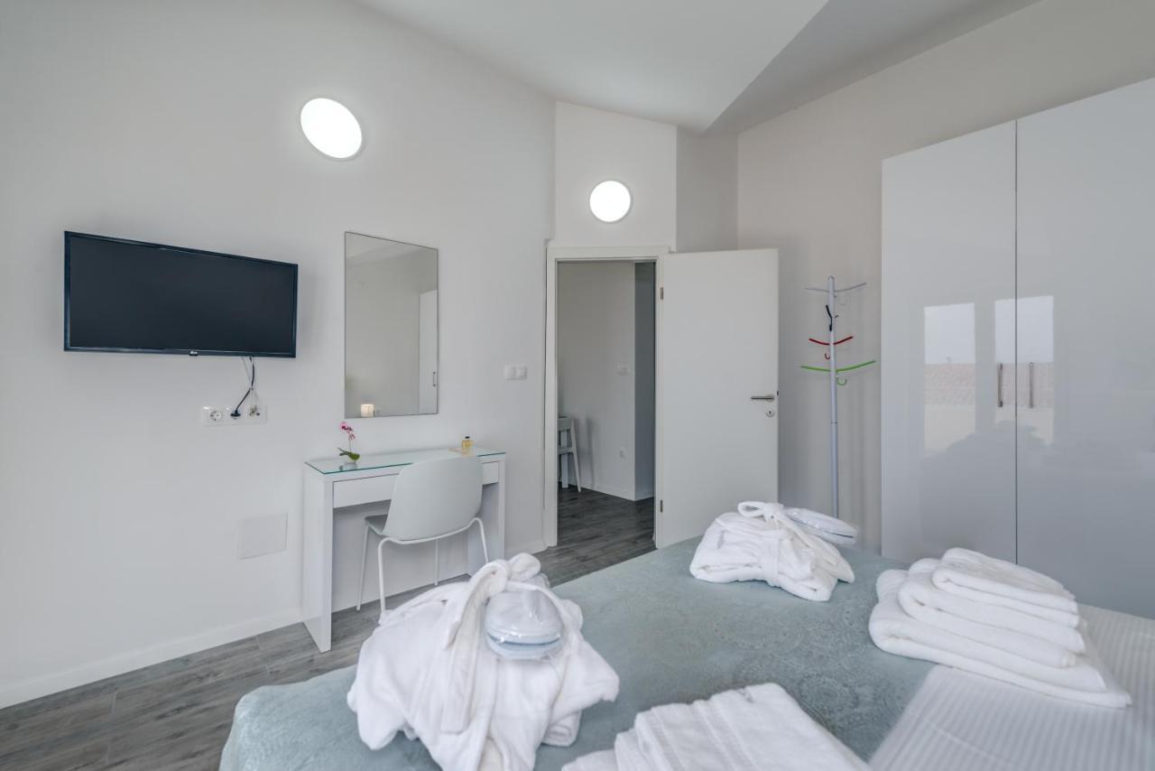Spacious Modern Miljak - 1min To The Apartmán