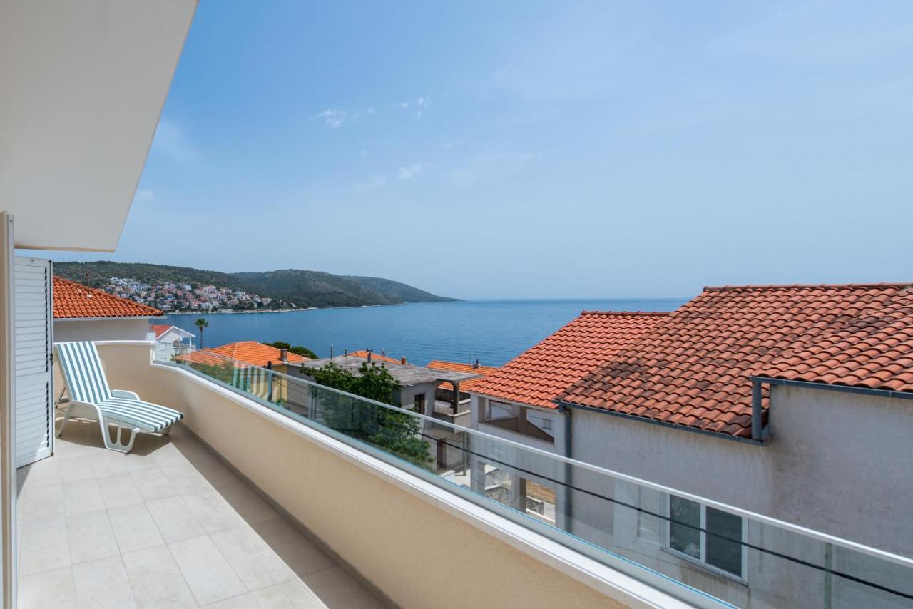 Spacious Modern Miljak - 1min To The Apartmán Trogir