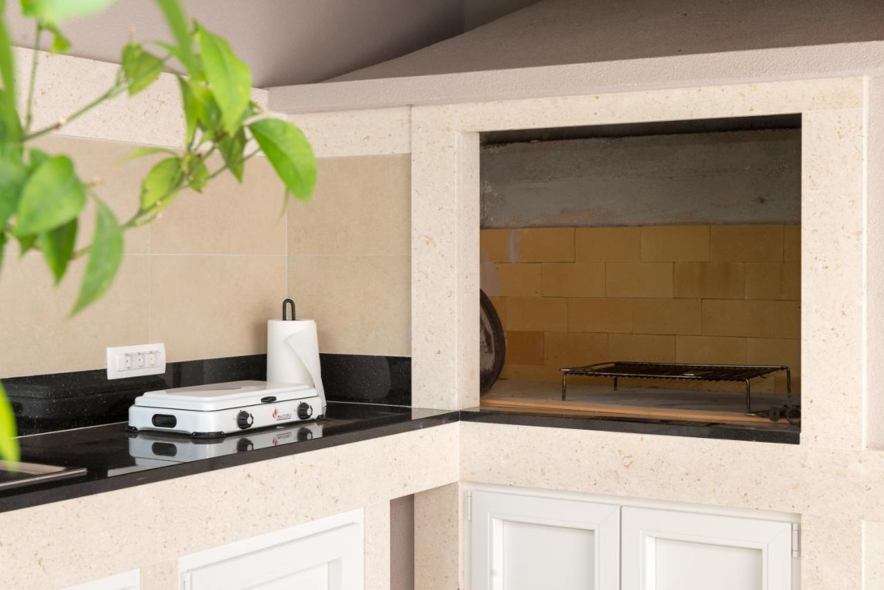 Spacious Modern Miljak - 1min To The
